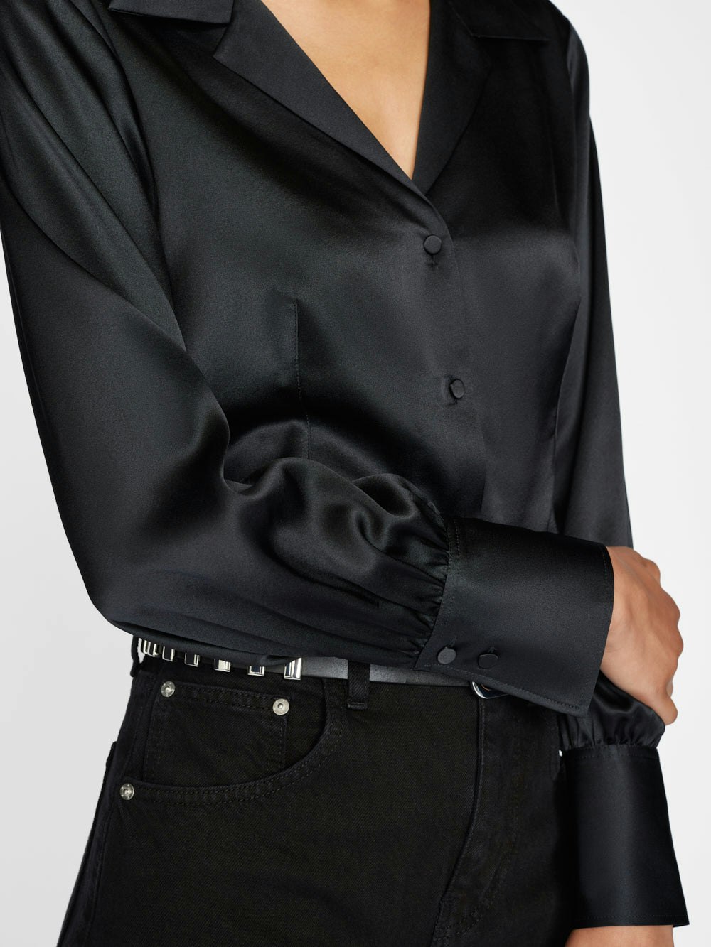 shirt sleeve detail view alt:size